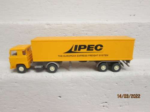 HO SCALE : WIKING : SCANIA ROAD TRUCK - IPEC