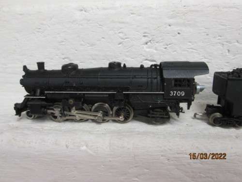 N SCALE : 2-8-2 STEAM LOCOMOTIVE
