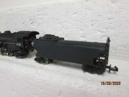 N SCALE : 2-8-2 STEAM LOCOMOTIVE