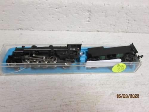 N SCALE : 2-8-2 STEAM LOCOMOTIVE