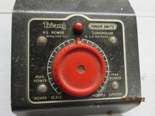 OO SCALE : TRIANG CONTROLLER / TRANSFORMER