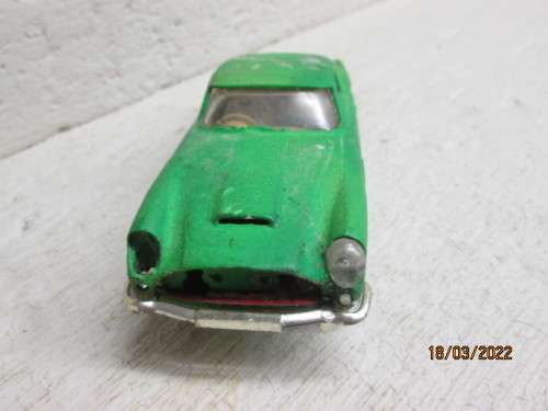 1:32 SCALE : SCALEXTRIC ASTIN MARTIN - DB4