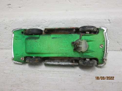 1:32 SCALE : SCALEXTRIC ASTIN MARTIN - DB4