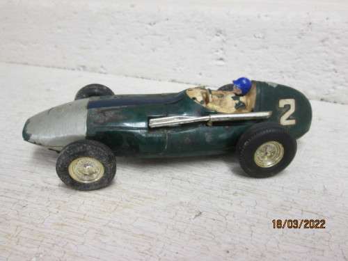 1:32 SCALE : SCALEXTRIC VANWALL SPORTS CAR