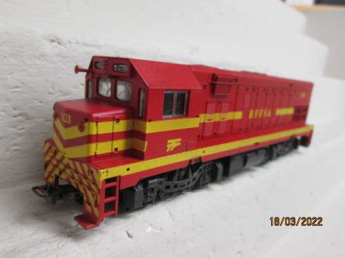 HO SCALE : FRATESCHI : BRAZIL RFFSA DIESEL LOCOMOTIVE - BAOXED