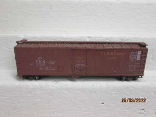 HO SCALE : LIMA : PRR BOX CAR