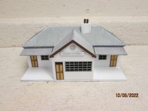 HO SCALE : SAR : 3 SISTERS STATION BUILDING