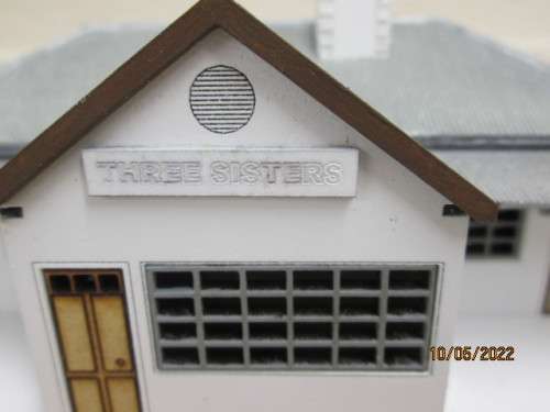 HO SCALE : SAR : 3 SISTERS STATION BUILDING