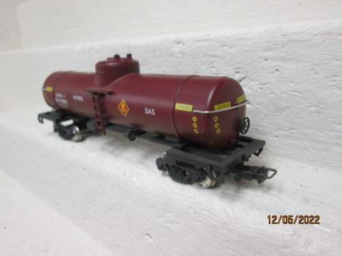 HO SCALE : FRATESCHI SAR : XPHR BROWN PETROL TANKER