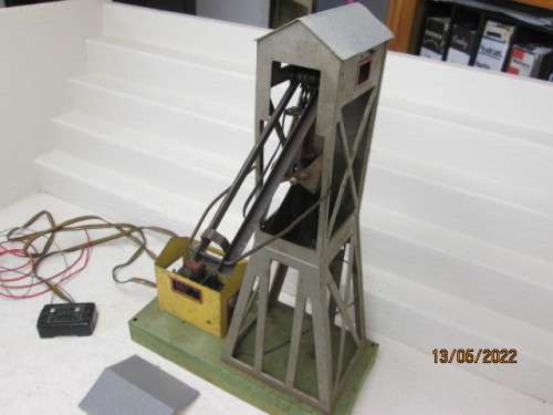 S SCALE : AMERICAN FLYER: AUTOMATIC COAL LOADER