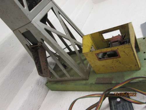 S SCALE : AMERICAN FLYER: AUTOMATIC COAL LOADER