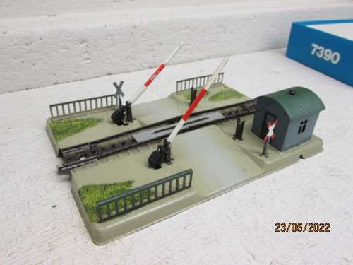 HO SCALE : MARKLIN : M-TRACK - RAILCROSSING - BOXED