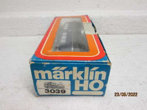 HO SCALE : MARKLIN : BLUE DB ELECTRIC LOCOMOTIVE  - BOXED