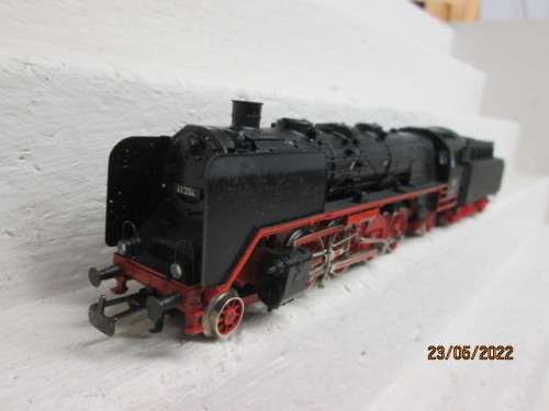 HO SCALE : MARKLIN : DB 2-8-2 STEAM LOCOMOTIVE - BOXED