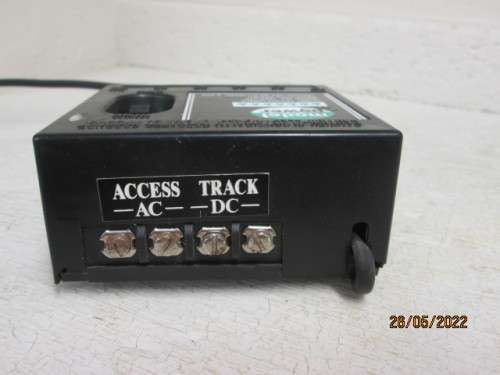 HO SCALE : MODEL POWER  : CONTOLLER / TRANSFORMER