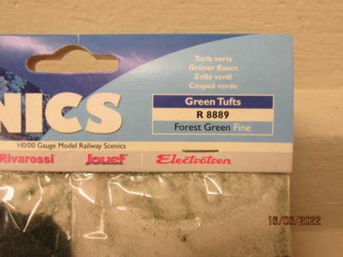 HO SCALE : HORNBY - X3 PACKETS VARIOUS SCENIC MATERIAL