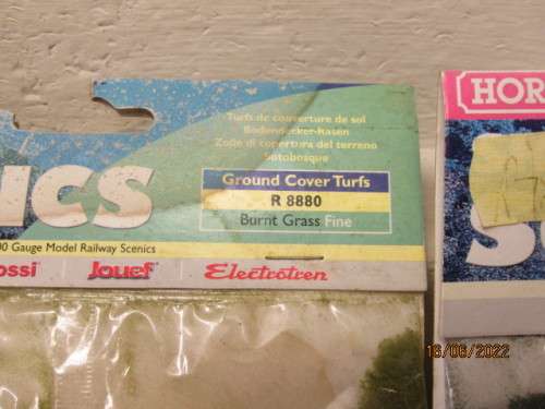 HO SCALE : HORNBY - X3 PACKETS VARIOUS SCENIC MATERIAL