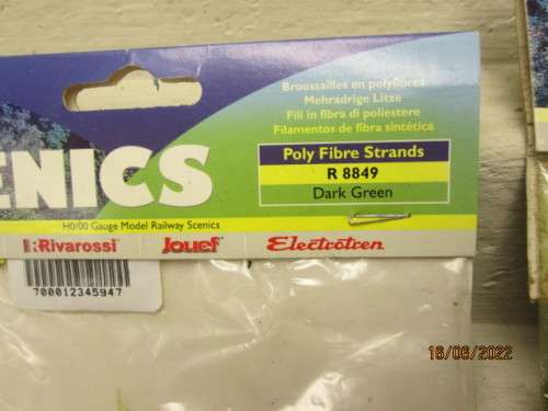 HO SCALE : HORNBY - X3 PACKETS VARIOUS SCENIC MATERIAL