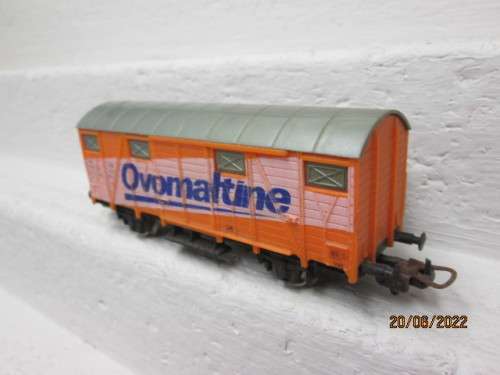 HO SCALE : LIMA : ORAGNE OVOMALTINE CLOSED WAGON