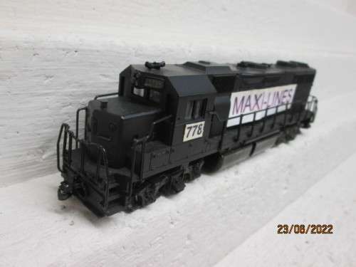 HO SCALE : ATLAS : MAXI LINES GP38 DIESEL LOCOMOTIVE