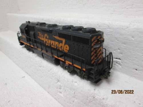HO SCALE : ATLAS : RIO GRANDE GP40  DIESEL LOCOMOTIVE