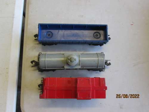 O SCALE : LIONEL : GOODS WAGONS - X3