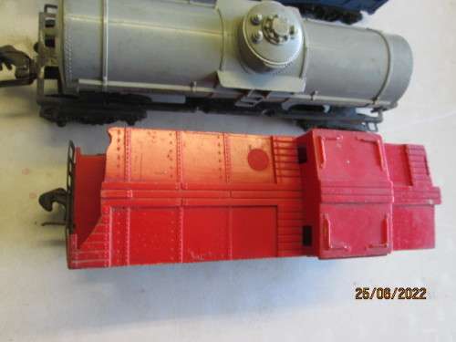 O SCALE : LIONEL : GOODS WAGONS - X3