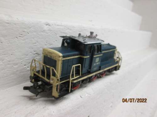 HO SCALE : MARKLIN : DB DIESEL LOCOMOTIVE