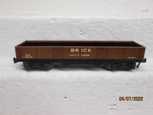 OO SCALE : HORNBY DUBLO - 50 TON BRICK WAGON