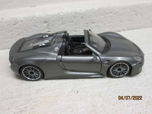 1:24 SCALE : BBURAGO : PORSCHE 918 SPIDER