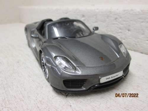 1:24 SCALE : BBURAGO : PORSCHE 918 SPIDER