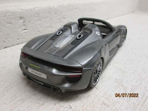 1:24 SCALE : BBURAGO : PORSCHE 918 SPIDER