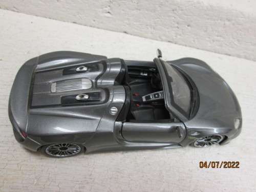 1:24 SCALE : BBURAGO : PORSCHE 918 SPIDER