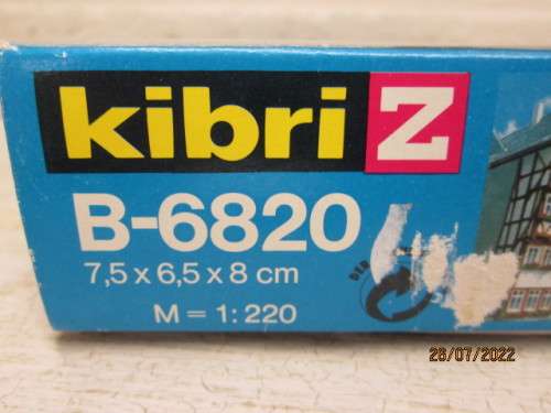 Z SCALE : KIBRI : EUROPEAN STYLE BUILDING - KIT - BOXED