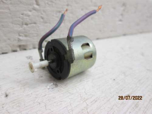 HO SCALE : 12 VOLT DC ELECTRIC MOTOR