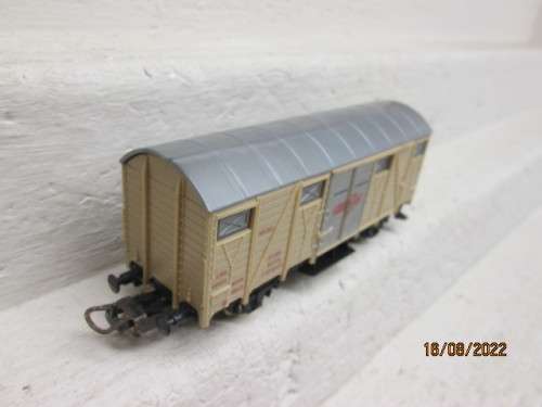 HO SCALE : LIMA : FIAT - CLOSED GOODS WAGON - BOXED