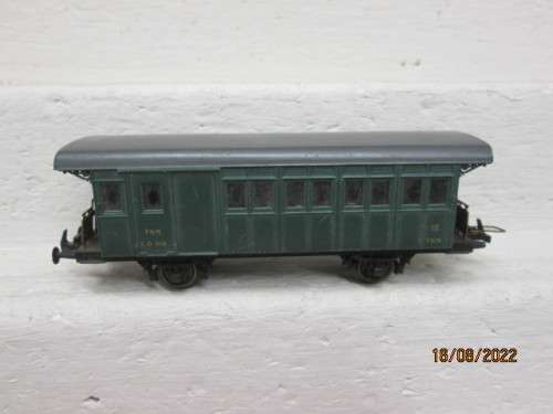 HO SCALE : RIVEROSSI : OLD TIMER GREEN PASSENGER COACH