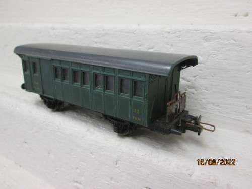 HO SCALE : RIVEROSSI : OLD TIMER GREEN PASSENGER COACH