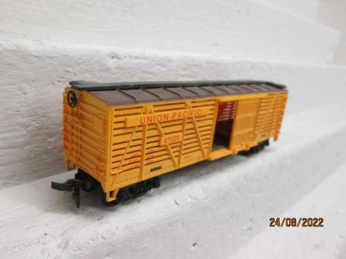HO SCALE : UNION PACIFIC : 40 FOOT CATTLE STOCK CAR WAGON