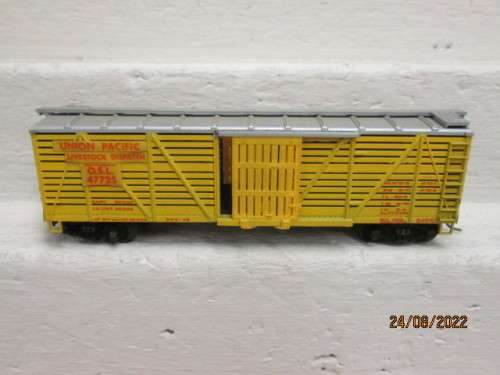 HO SCALE : UNION PACIFIC : 40 FOOT CATTLE STOCK CAR WAGON