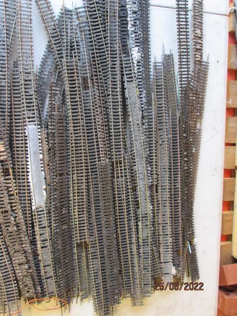 HO / OO SCALE : NICKLE SILBER FLEXI TRACK OFFCUTS - X59 PIECES