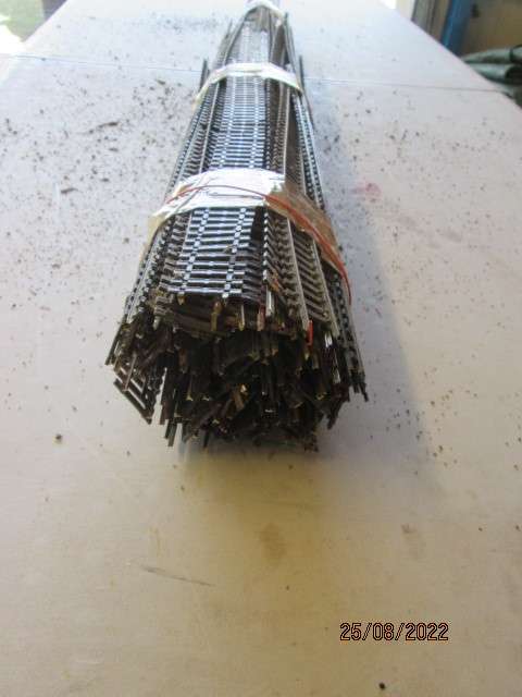 HO / OO SCALE : NICKLE SILBER FLEXI TRACK OFFCUTS - X59 PIECES