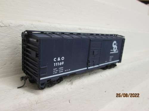 HO SCALE : ACCURAIL : 41 FOOT C and O -  BOX CAR