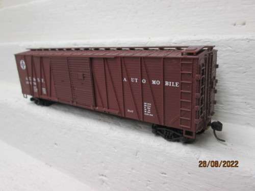 HO SCALE : INTERMOUNTAIN : SANTA FE - 51 FOOT  - BOX CAR WAGON - BOXED