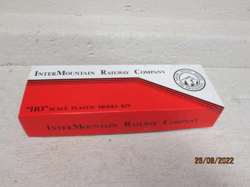 HO SCALE : INTERMOUNTAIN - ADM- 55 FOOT 4-BAY  - COVERED HOPPER WAGON - BOXED