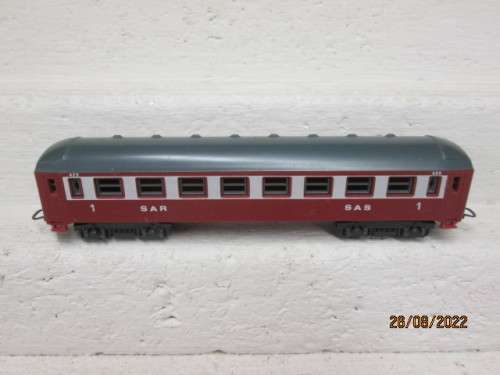 HO SCALE : LIMA : SAR : FIRST CLASS ORANGE EXPRESS COACH