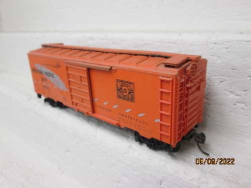 HO SCALE : WESTERN PACIFIC - 40 FOOT BOX CAR