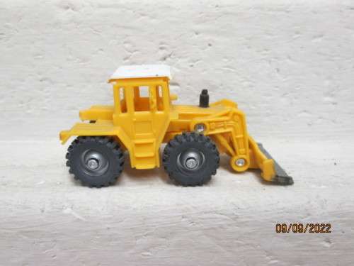 HO SCALE : ENTRY LEVEL BULLDOZER
