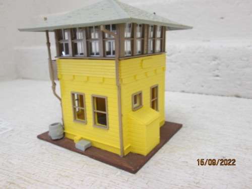 HO SCALE : SIGNAL CABIN