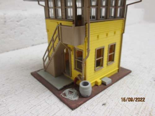 HO SCALE : SIGNAL CABIN